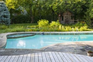 Dom z basenem – co warto wiedzieć?