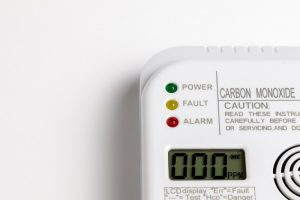 Czy warto zainstalować czujnik tlenku węgla w domu?